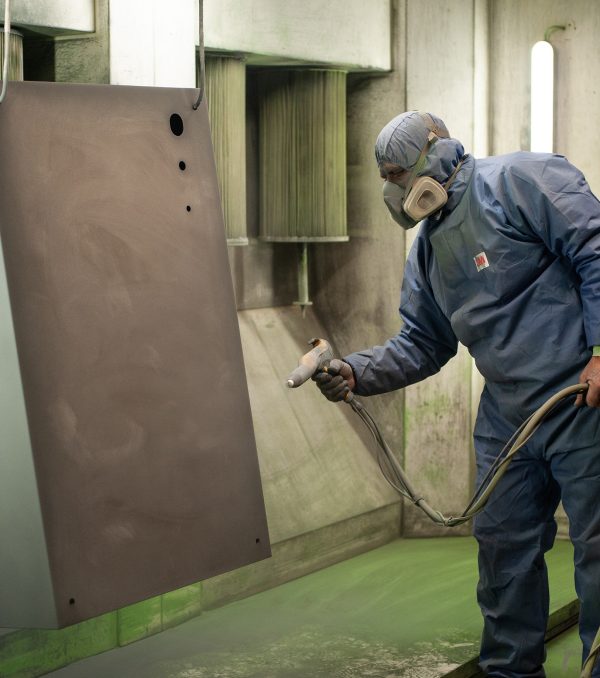 Painting metal on water in a separate paint box Painting metal on water in a separate paint box